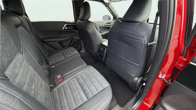 2026 Mitsubishi Outlander LE