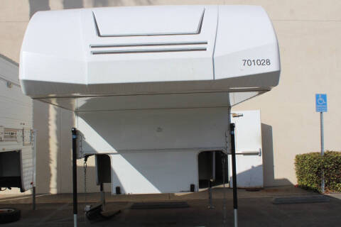 2017 Lance Cab Over 650