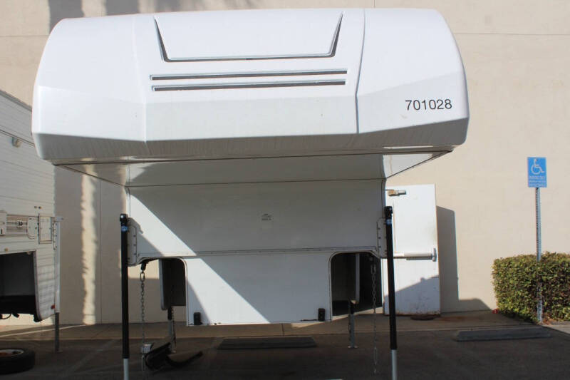 2017 Lance Cab Over 650