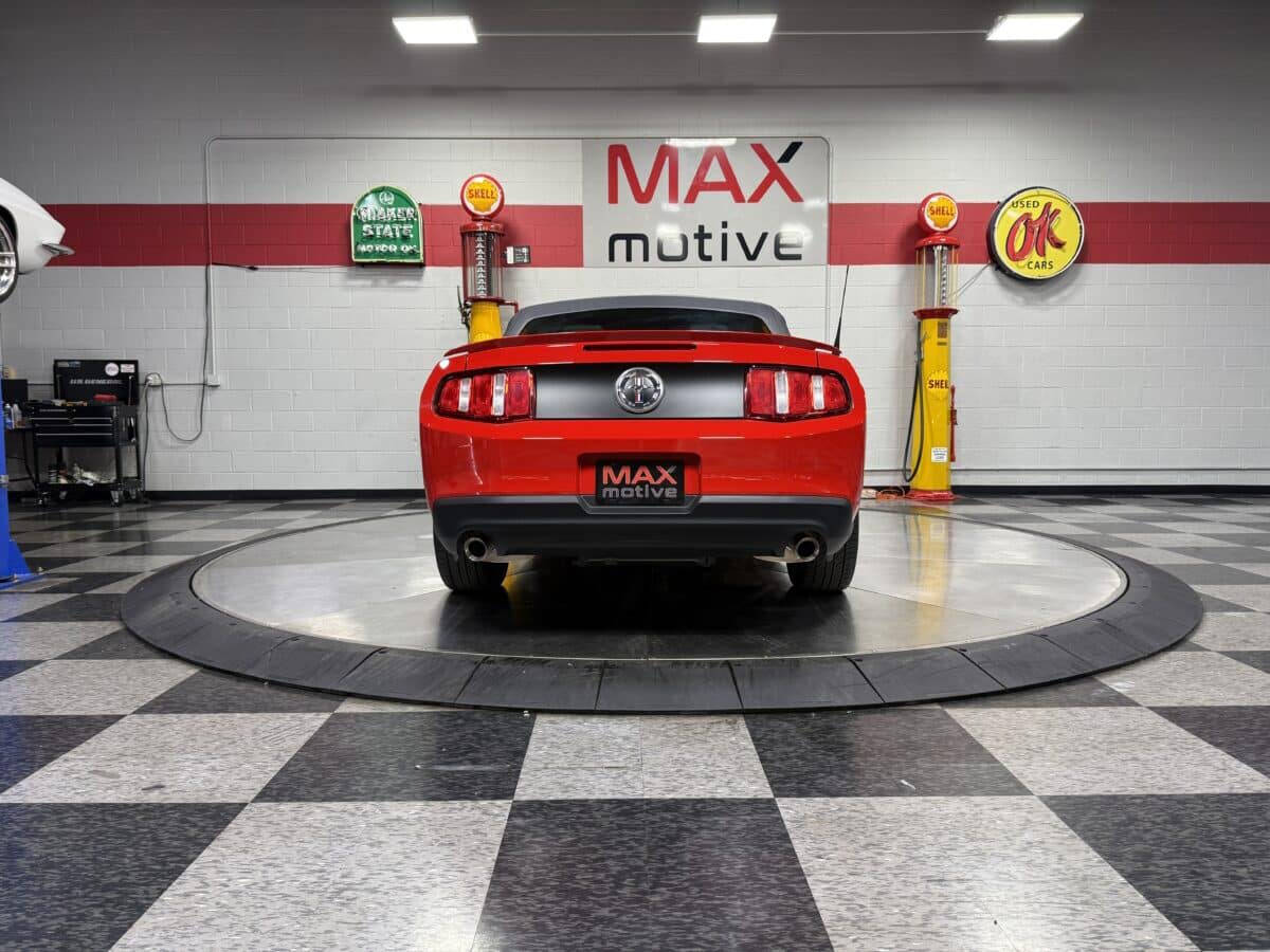 2011 Ford Mustang 11
