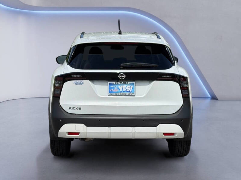 2026 Nissan Kicks SV