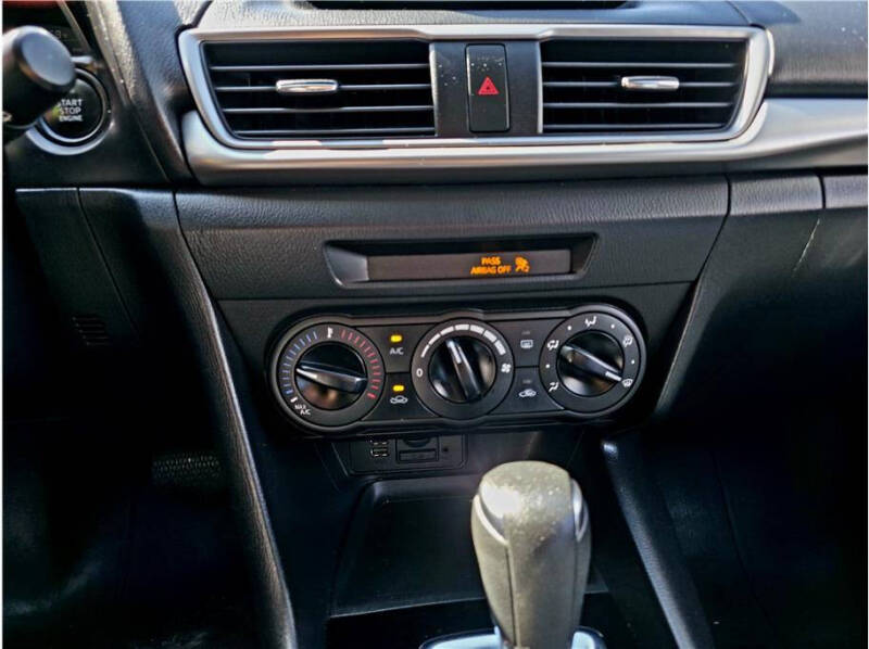 2017 Mazda MAZDA3 Sport