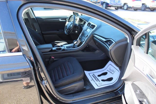 2013 Ford Fusion SE photo 15