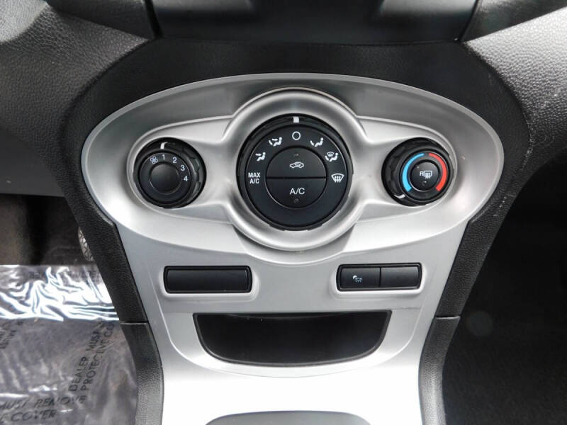 2016 Ford Fiesta SE