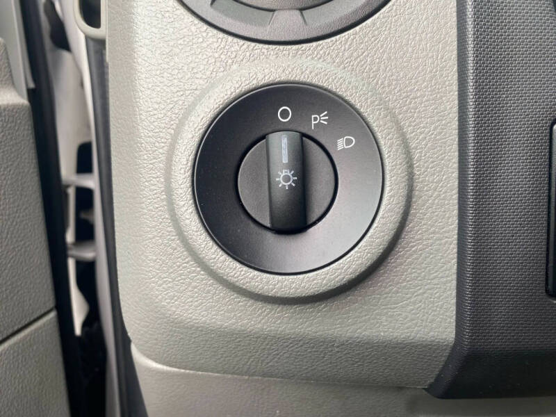 2012 Ford E-Series E-350 SD