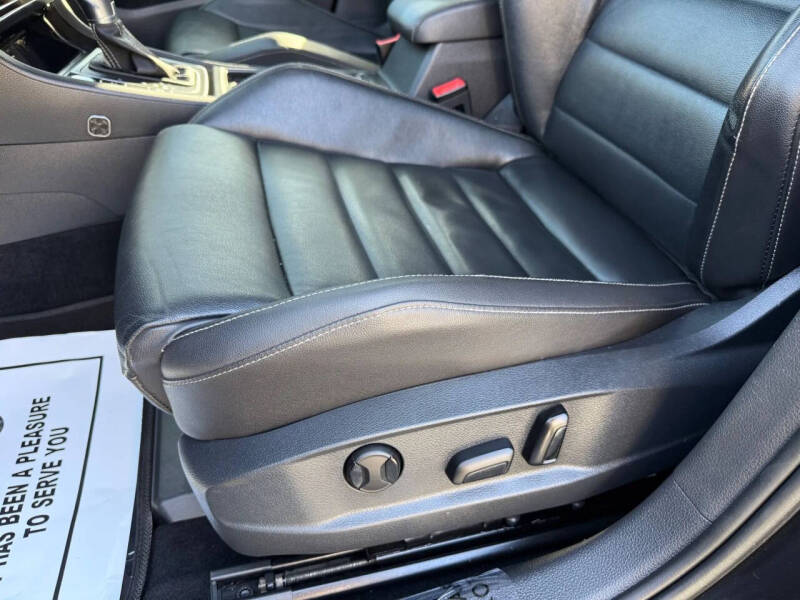 2017 Volkswagen Golf R 4Motion