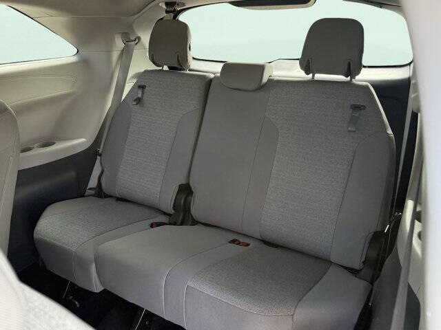 2024 Toyota Sienna LE 8-Passenger