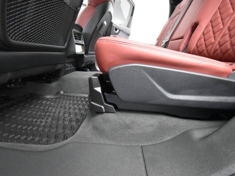 2024 Audi SQ7 4.0T quattro Premium Plus