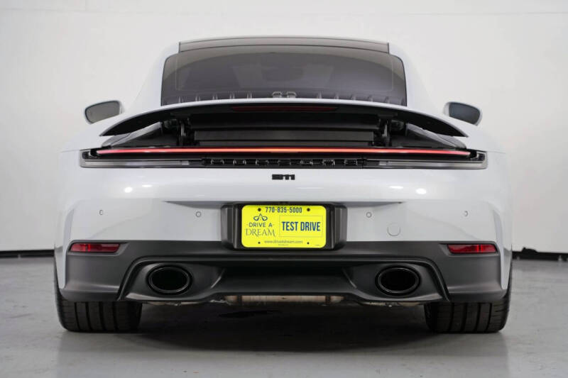 2025 Porsche 911 Carrera