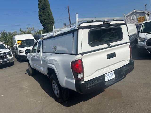 2022 Toyota Tacoma SR