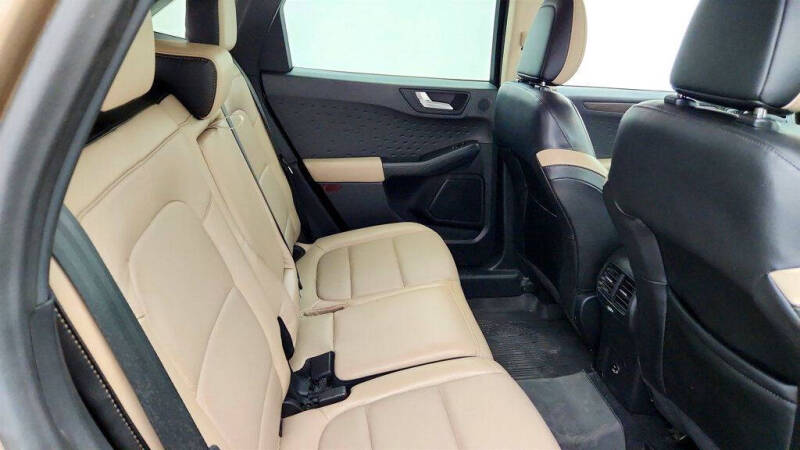 2020 Ford Escape Titanium