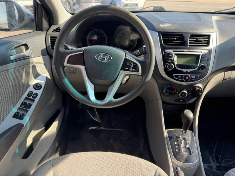 2012 Hyundai Accent GS