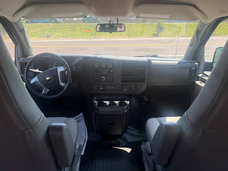 2017 Chevrolet Express 2500