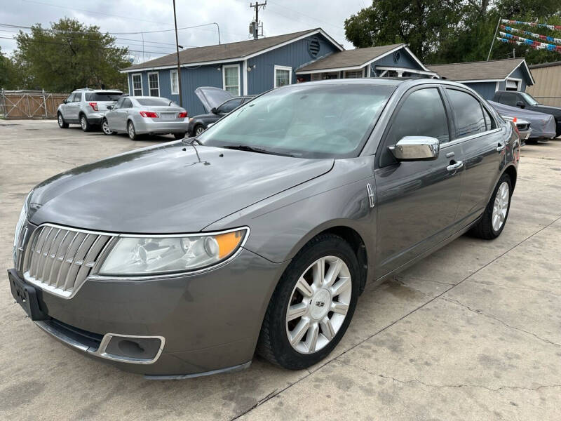 2010 Lincoln MKZ Base photo 2