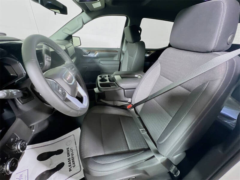 2026 GMC Sierra 1500 Elevation Standard