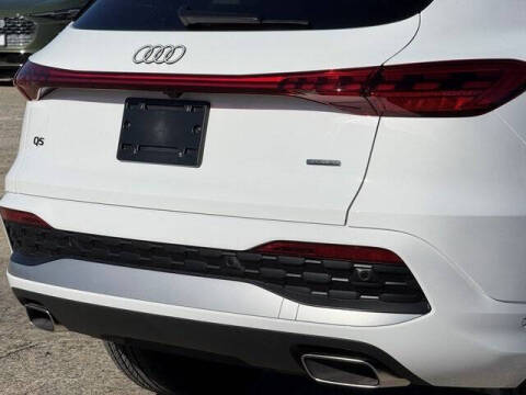 2025 Audi Q5 quattro Premium TFSI