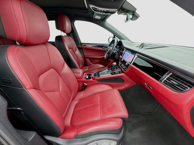 2022 Porsche Macan