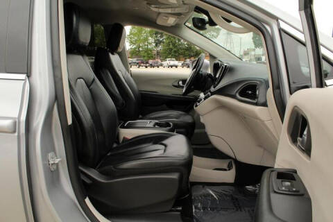 2021 Chrysler Pacifica Touring L