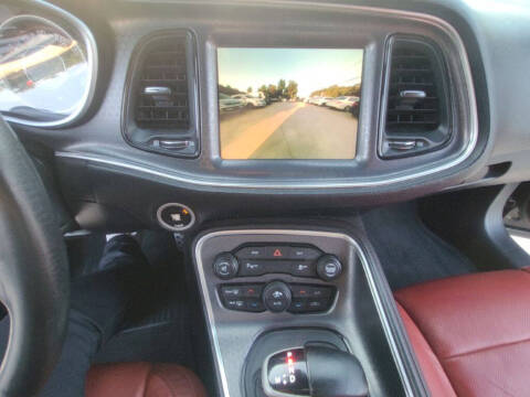 2015 Dodge Challenger SXT Plus