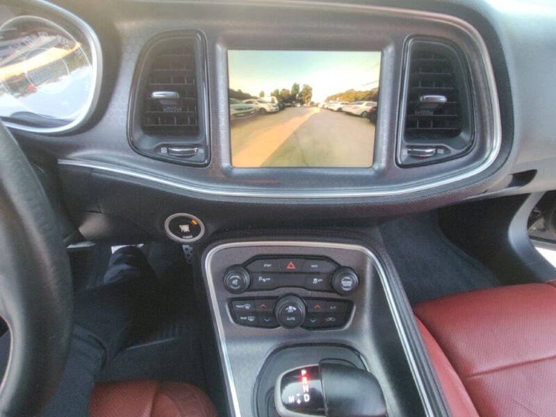 2015 Dodge Challenger SXT Plus