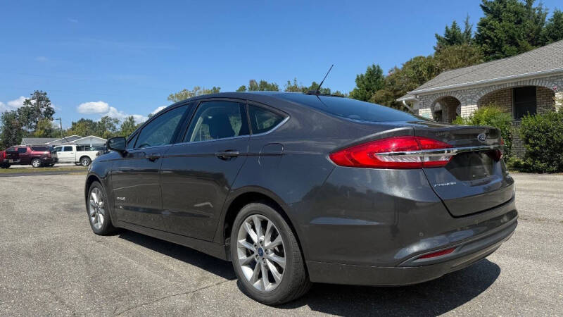 2017 Ford Fusion Hybrid SE