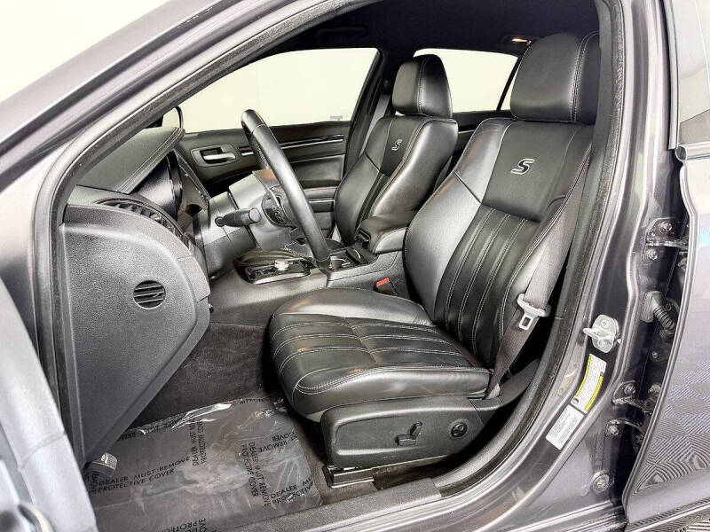 2017 Chrysler 300