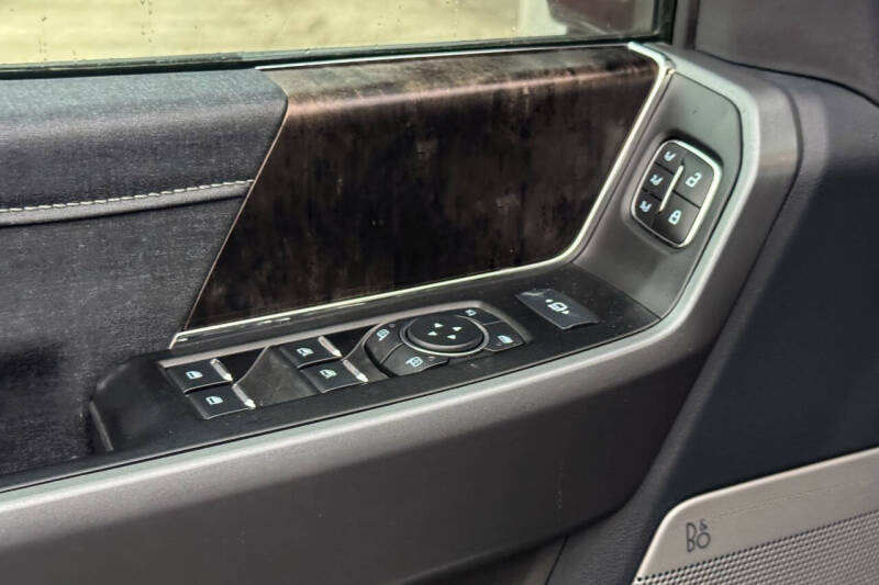 2025 Ford F-450 Super Duty Lariat