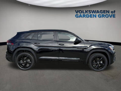 2026 Volkswagen Atlas Cross Sport SEL R-Line Black 4Motion