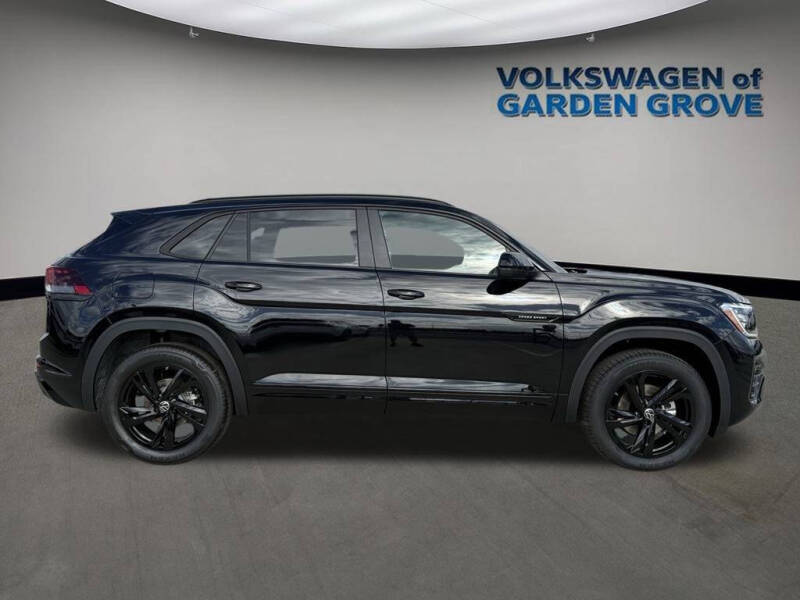 2026 Volkswagen Atlas Cross Sport SEL R-Line Black 4Motion