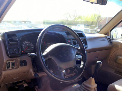 2000 Nissan Frontier SE
