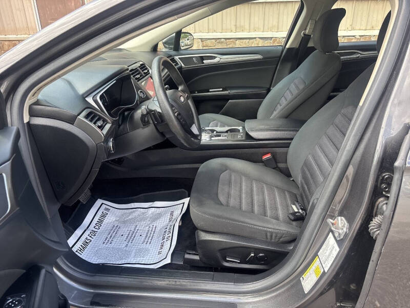 2017 Ford Fusion SE