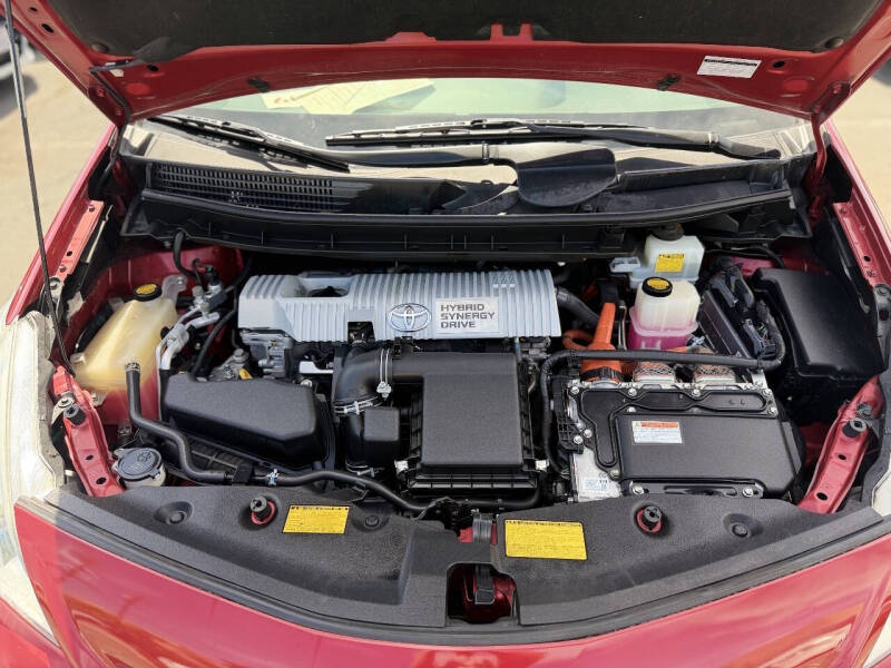 2014 Toyota Prius v Three