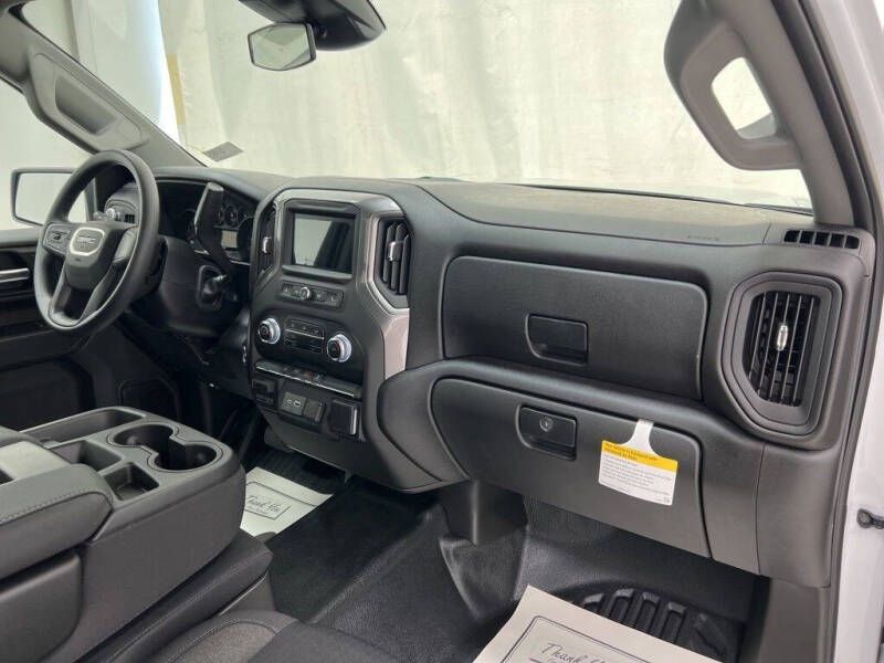 2025 GMC Sierra 2500HD Pro