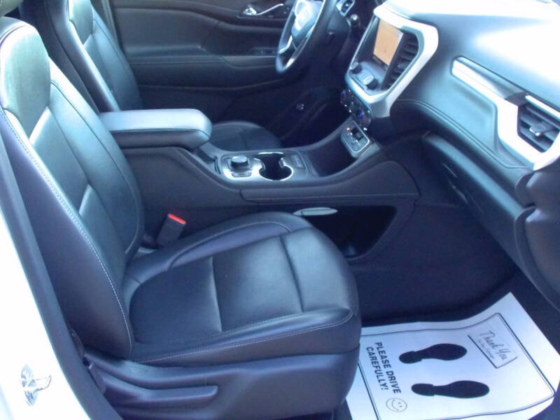 2023 GMC Acadia SLT