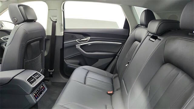 2024 Audi Q8 e-tron quattro Premium Plus