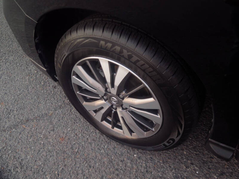 2018 Nissan Pathfinder SV