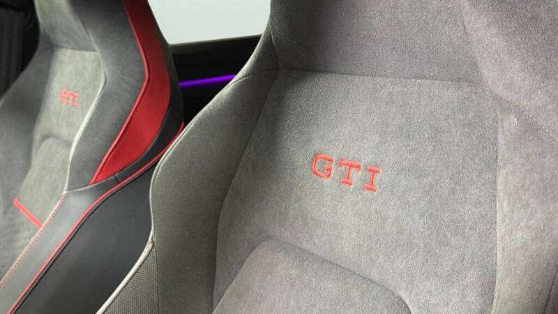 2025 Volkswagen Golf GTI SE