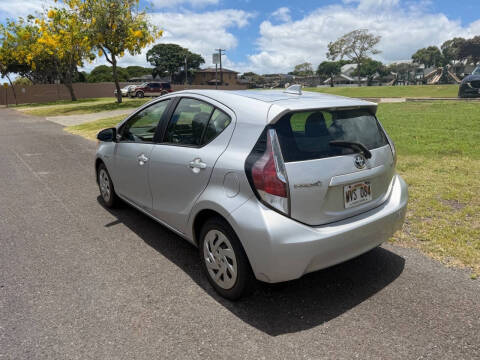 2016 Toyota Prius c Three