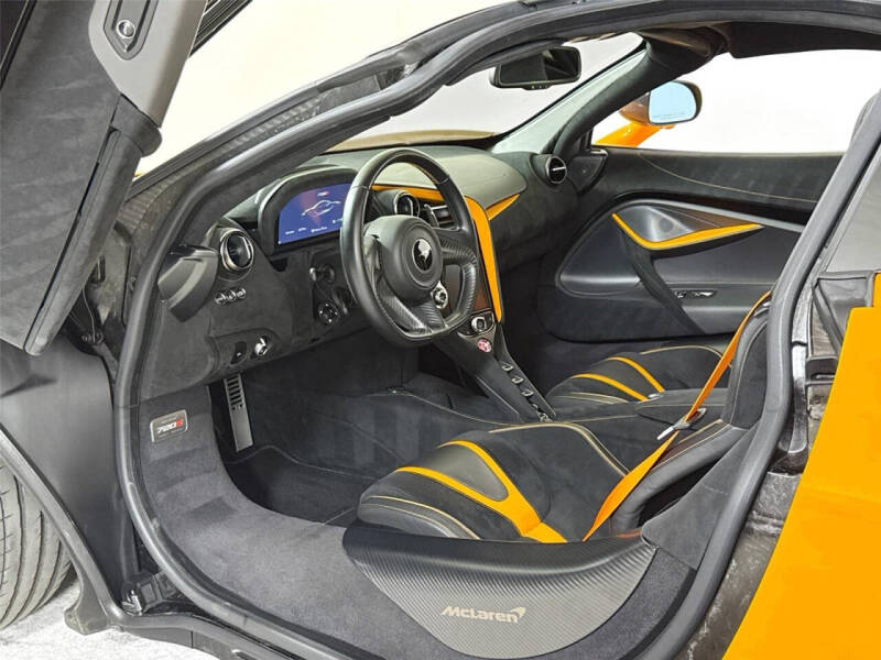 2022 McLaren 720S Performance