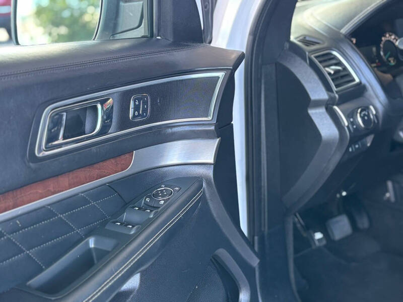 2018 Ford Explorer Platinum