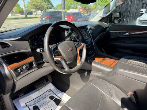 2017 Cadillac Escalade Standard