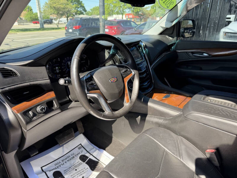 2017 Cadillac Escalade Standard