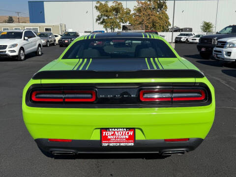 2015 Dodge Challenger R/T Shaker