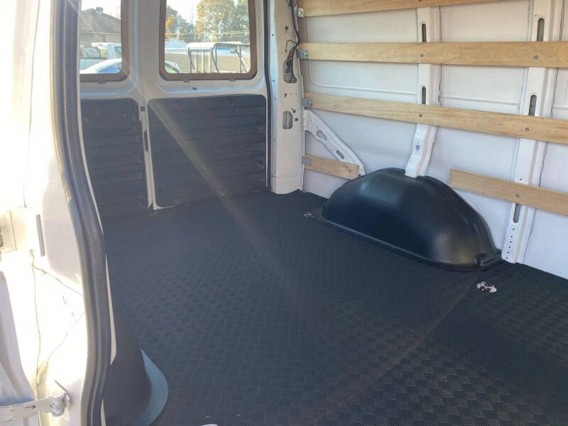 2023 GMC Savana 2500