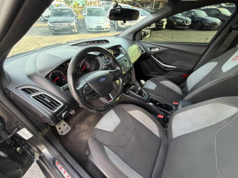 2018 Ford Focus ST