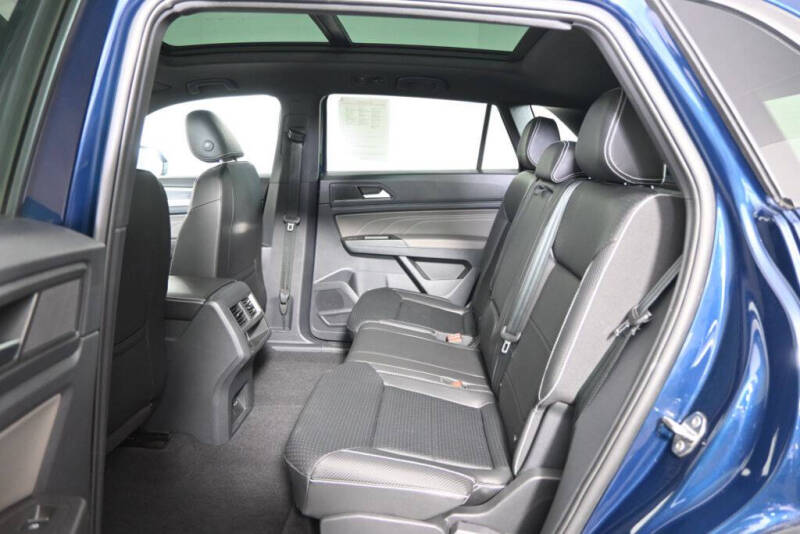 2023 Volkswagen Atlas Cross Sport V6 SEL R-Line Black 4Motion