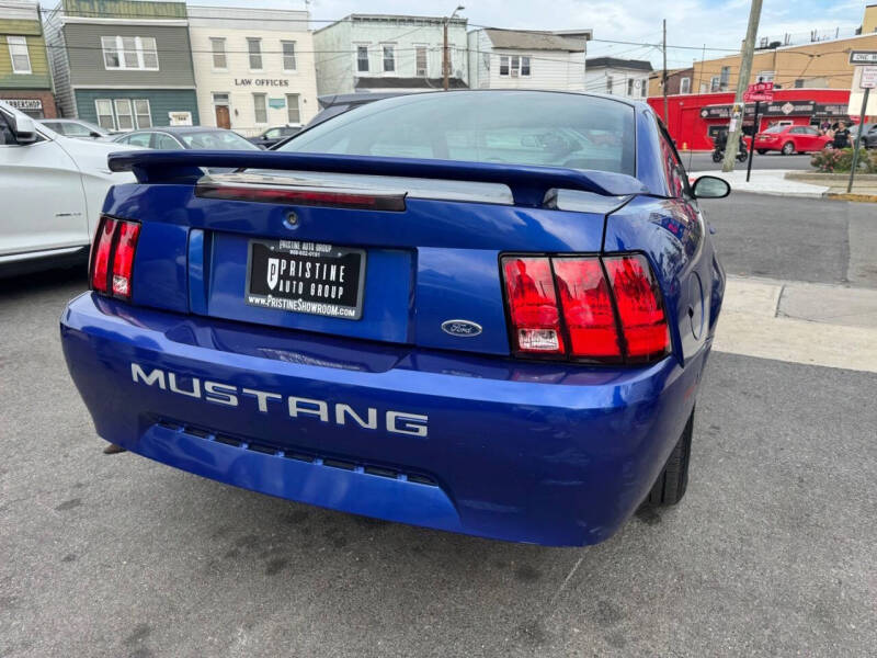 2004 Ford Mustang