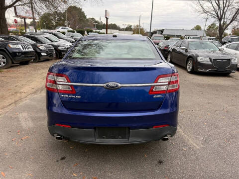 2013 Ford Taurus SEL