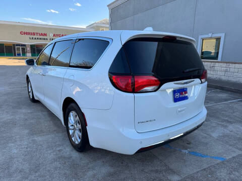 2018 Chrysler Pacifica Touring Plus