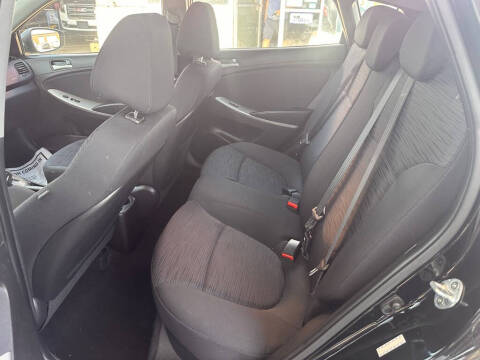 2017 Hyundai Accent SE